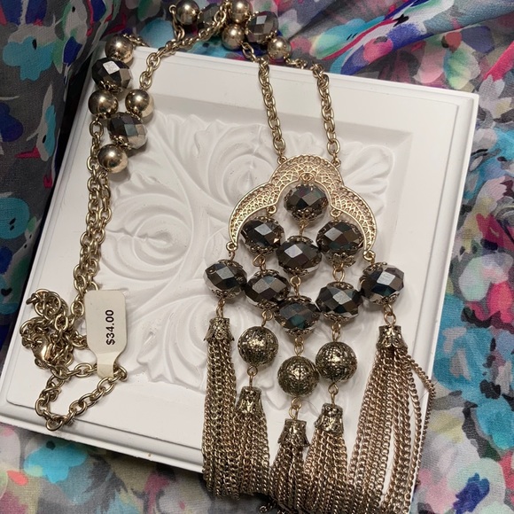 Gorgeous Necklace - Picture 4 of 5